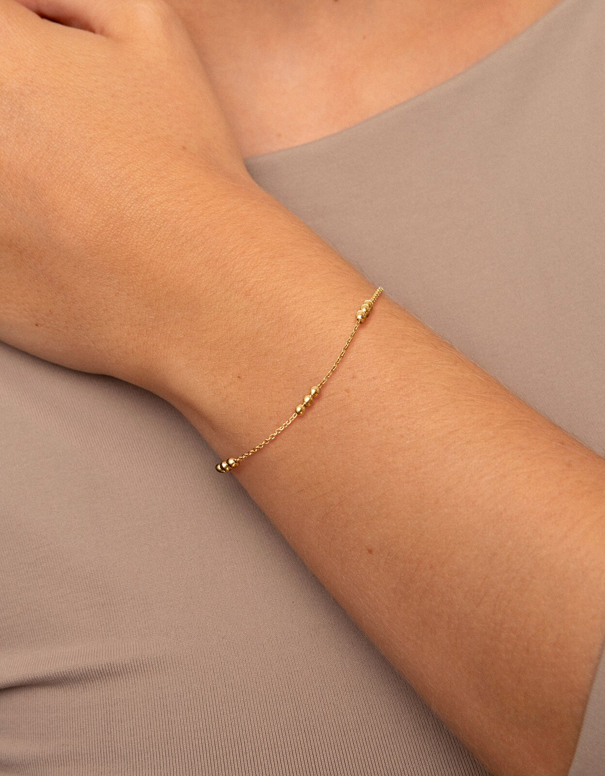 Pulseira de Corrente Tripla Dots de Aço Banhado a Ouro Dourado-2