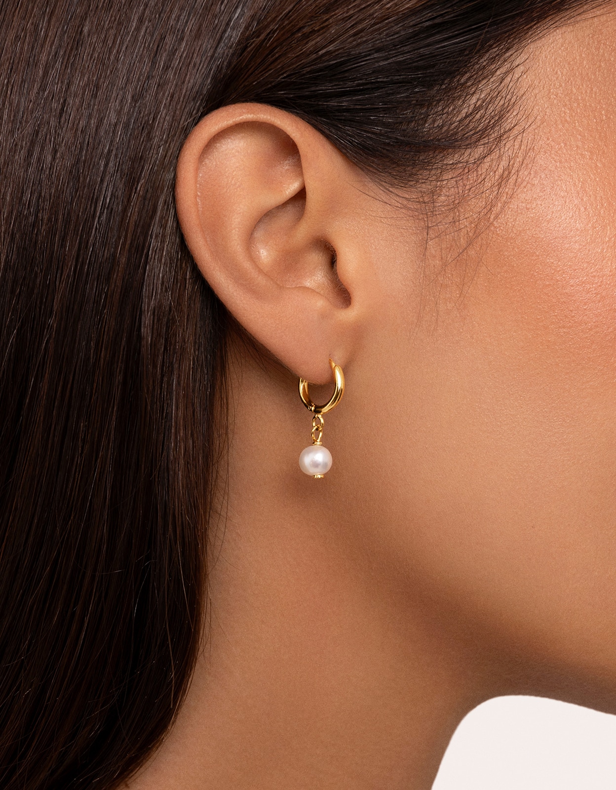 Brincos Argola Pearl de Aço Banhado a Ouro Branco-2