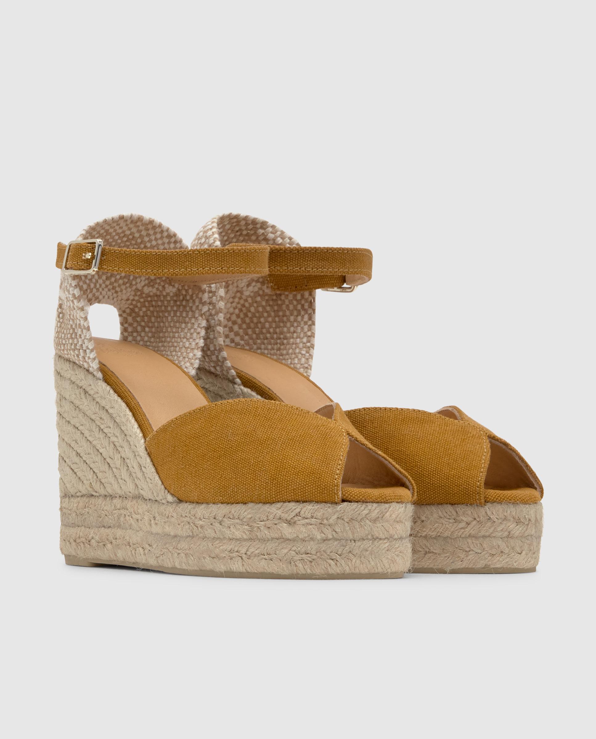 Sandálias de Cunha Bianca Estilo Peep-toe em Algodão Orgânico Lavado Mostarda-3