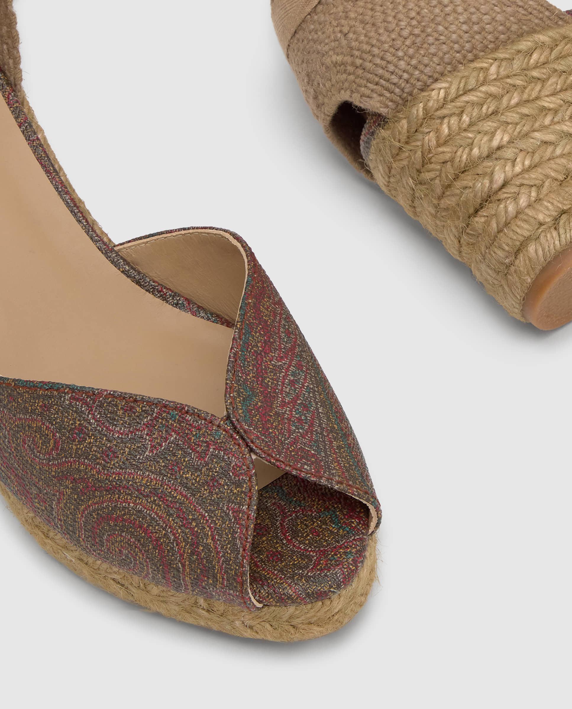 Sandálias de Cunha Bilina no Icónico Tecido Jacquard By Etro Bege-5