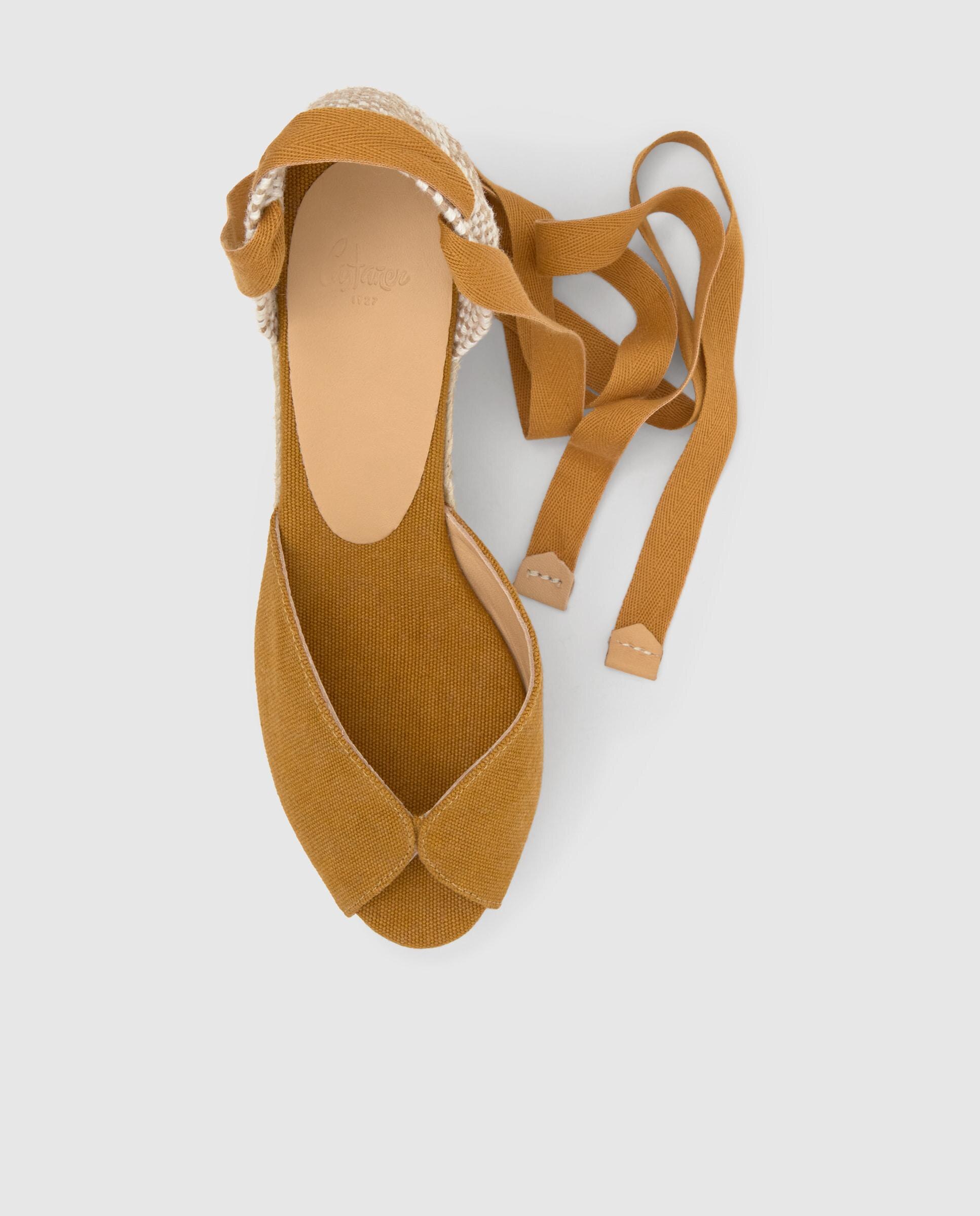 Sandálias de Cunha Bilina Estilo Peep-toe em Algodão Orgânico Lavado Mostarda-6