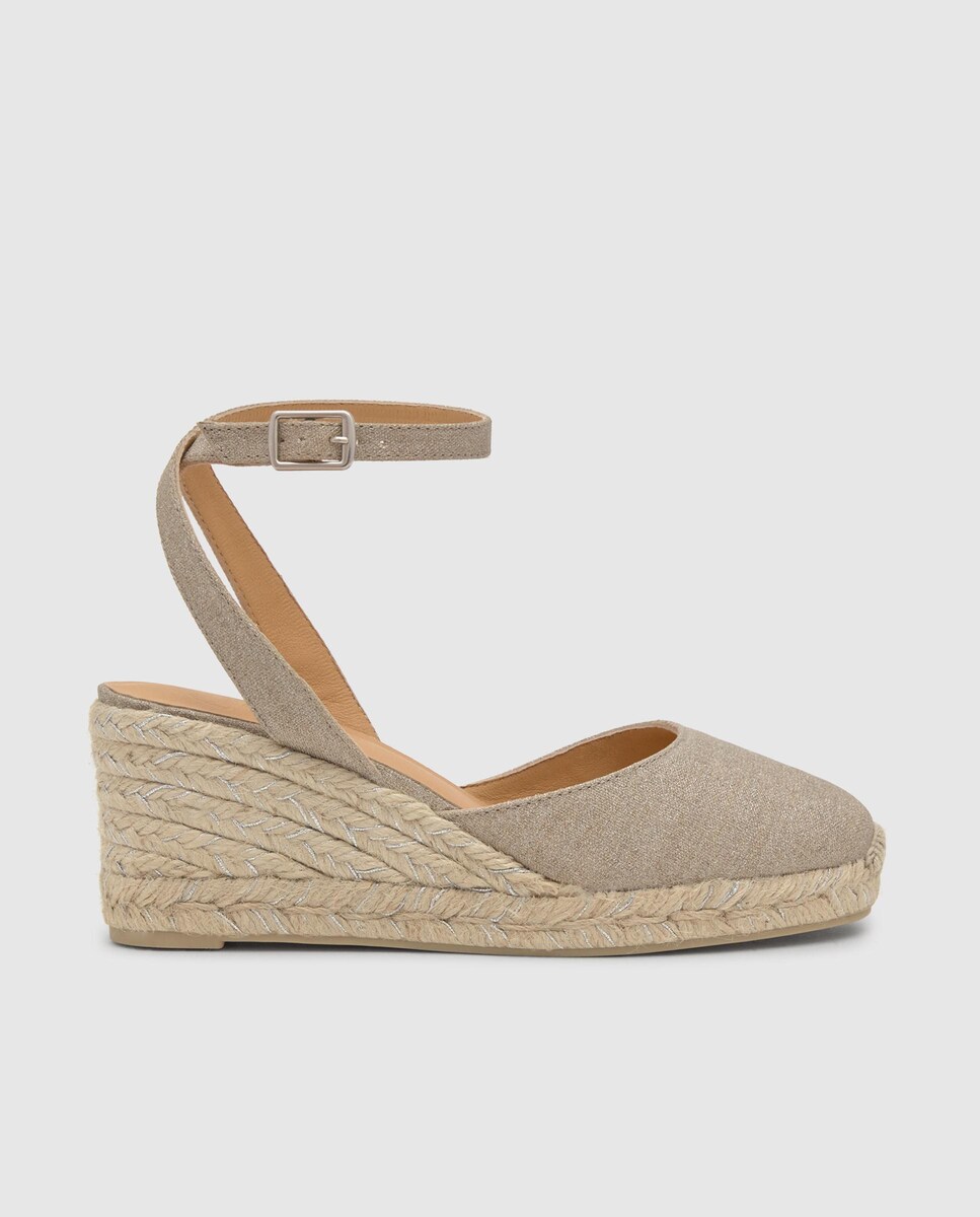 Alpercatas de Cunha Cybil em Linho Metalizado com Fecho de Pulseira Bege-1