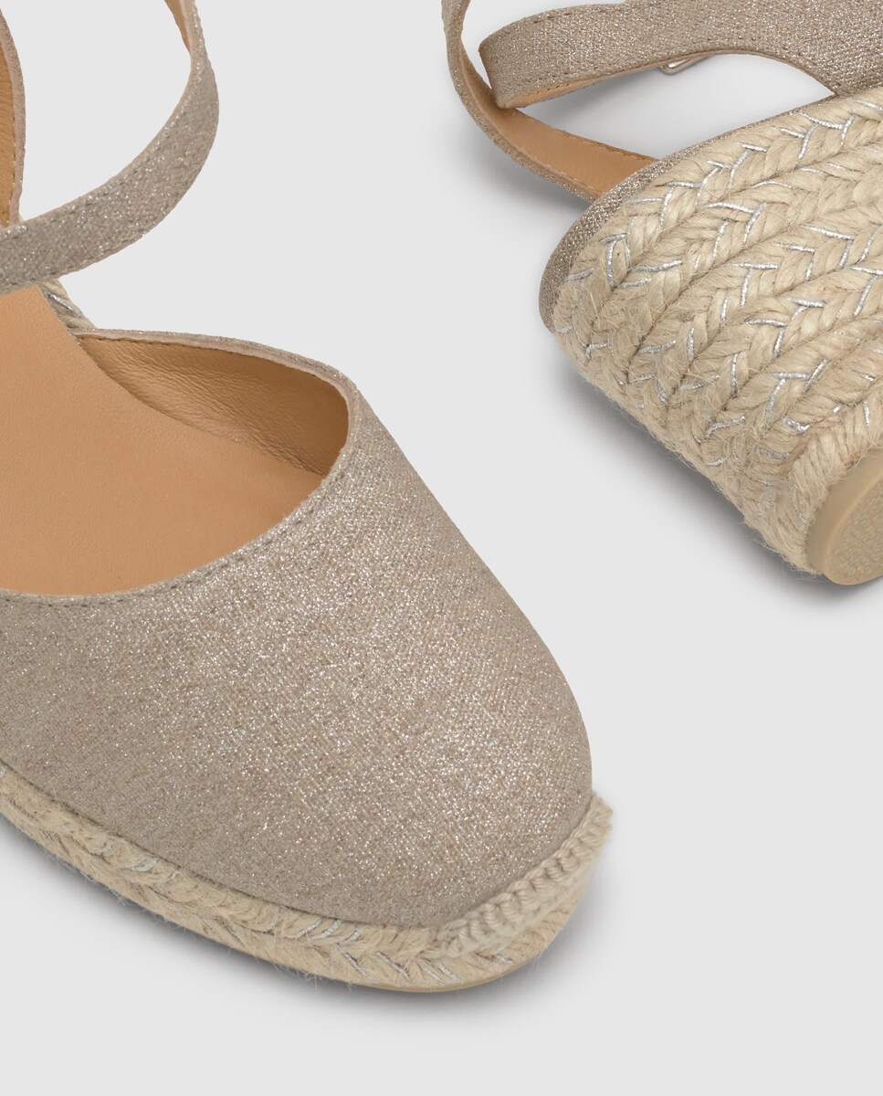 Alpercatas de Cunha Cybil em Linho Metalizado com Fecho de Pulseira Bege-5