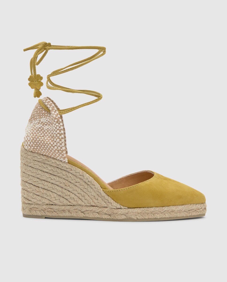 Alpercatas de Cunha Joyce em Camurça com Biqueira Pontiaguda e Fecho de Cordões Amarelo-1