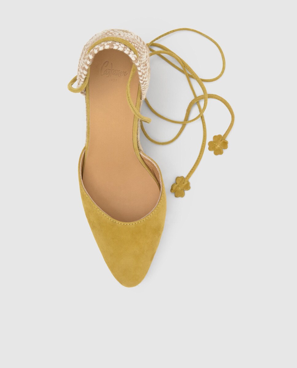 Alpercatas de Cunha Joyce em Camurça com Biqueira Pontiaguda e Fecho de Cordões Amarelo-6