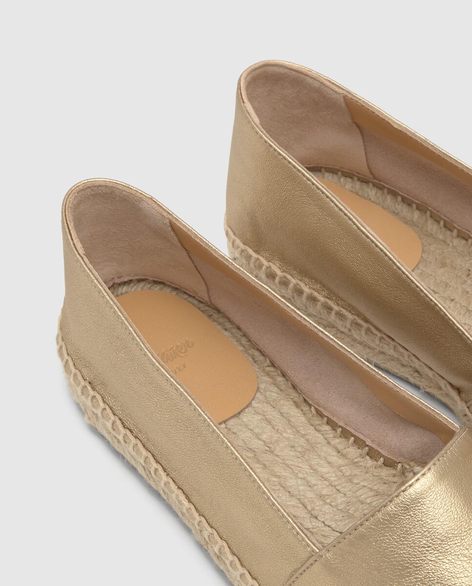 Alpercatas Rasas Kenda em Pele Metalizada Dourado-6