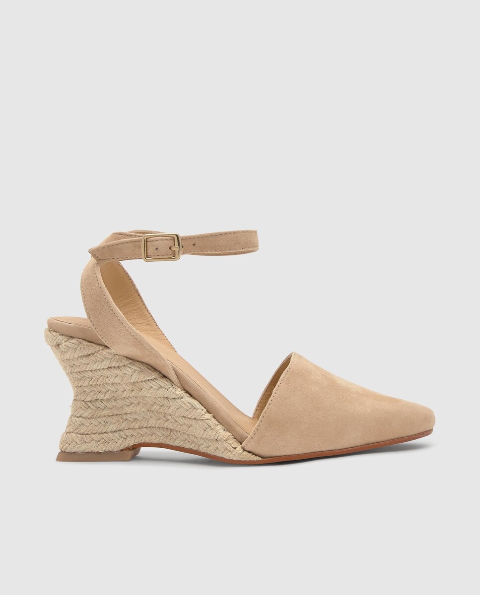 Alpercatas de Cunha Judi em Camurça com Biqueira Afiada e Fecho de Pulseira Bege-1