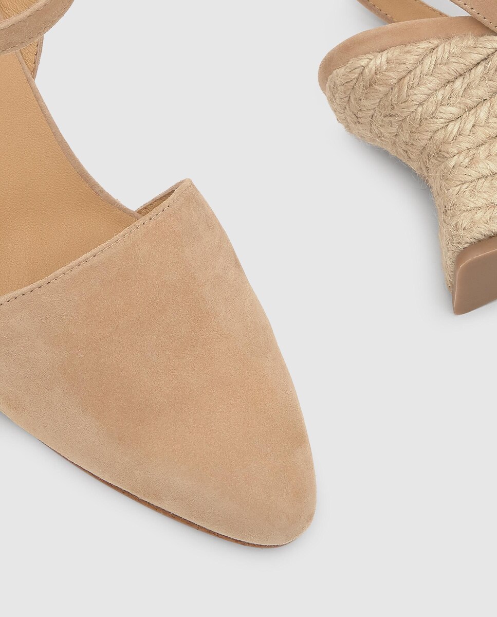 Alpercatas de Cunha Judi em Camurça com Biqueira Afiada e Fecho de Pulseira Bege-5