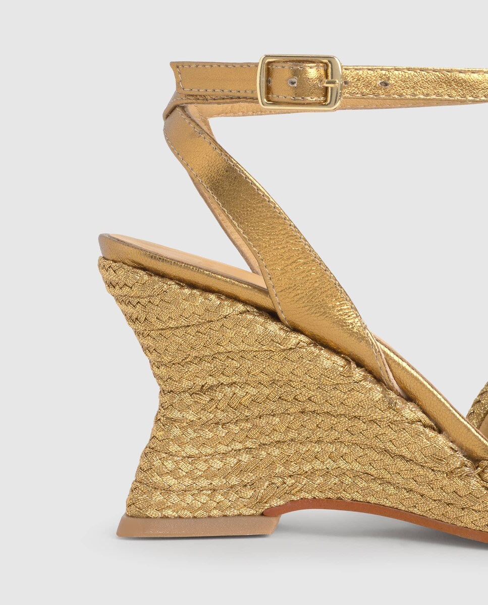 Alpercatas de Cunha Julia Entrançada e Biqueira Afiada Dourado-3