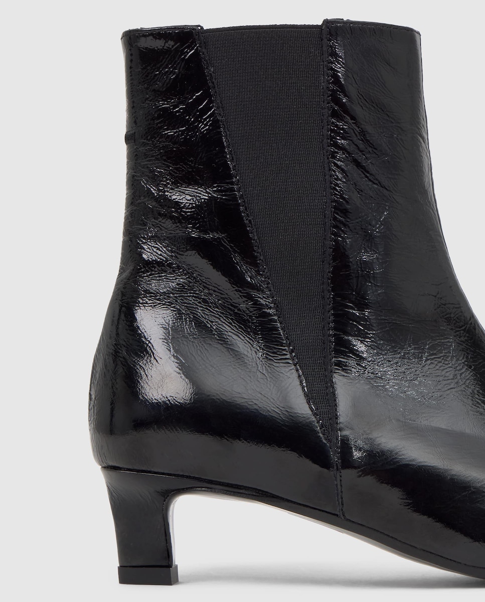 Botins de Salto em Verniz com Fecho Elástico e Tacão Kitten Preto-3