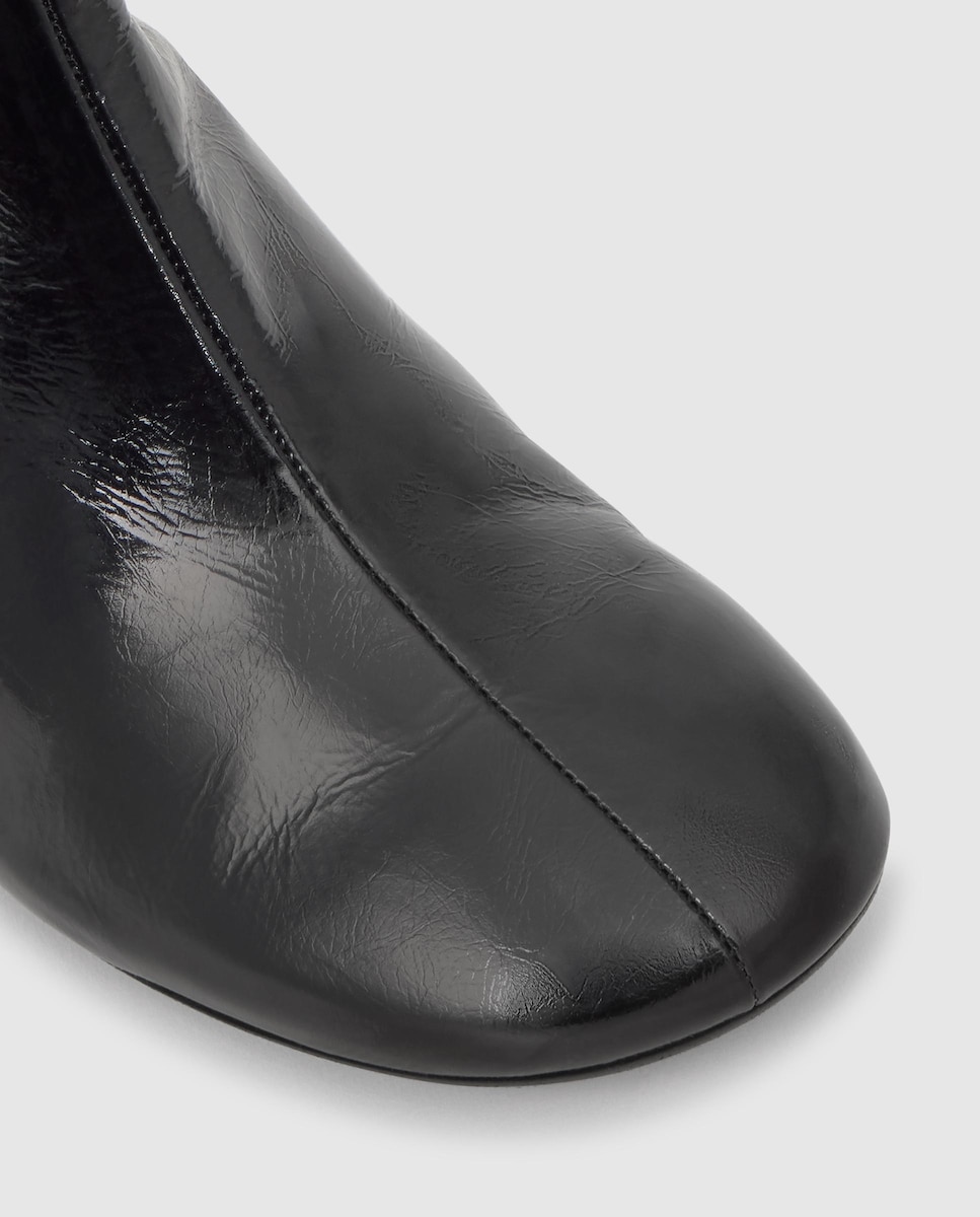 Botins de Salto em Verniz com Fecho Elástico e Tacão Kitten Preto-4