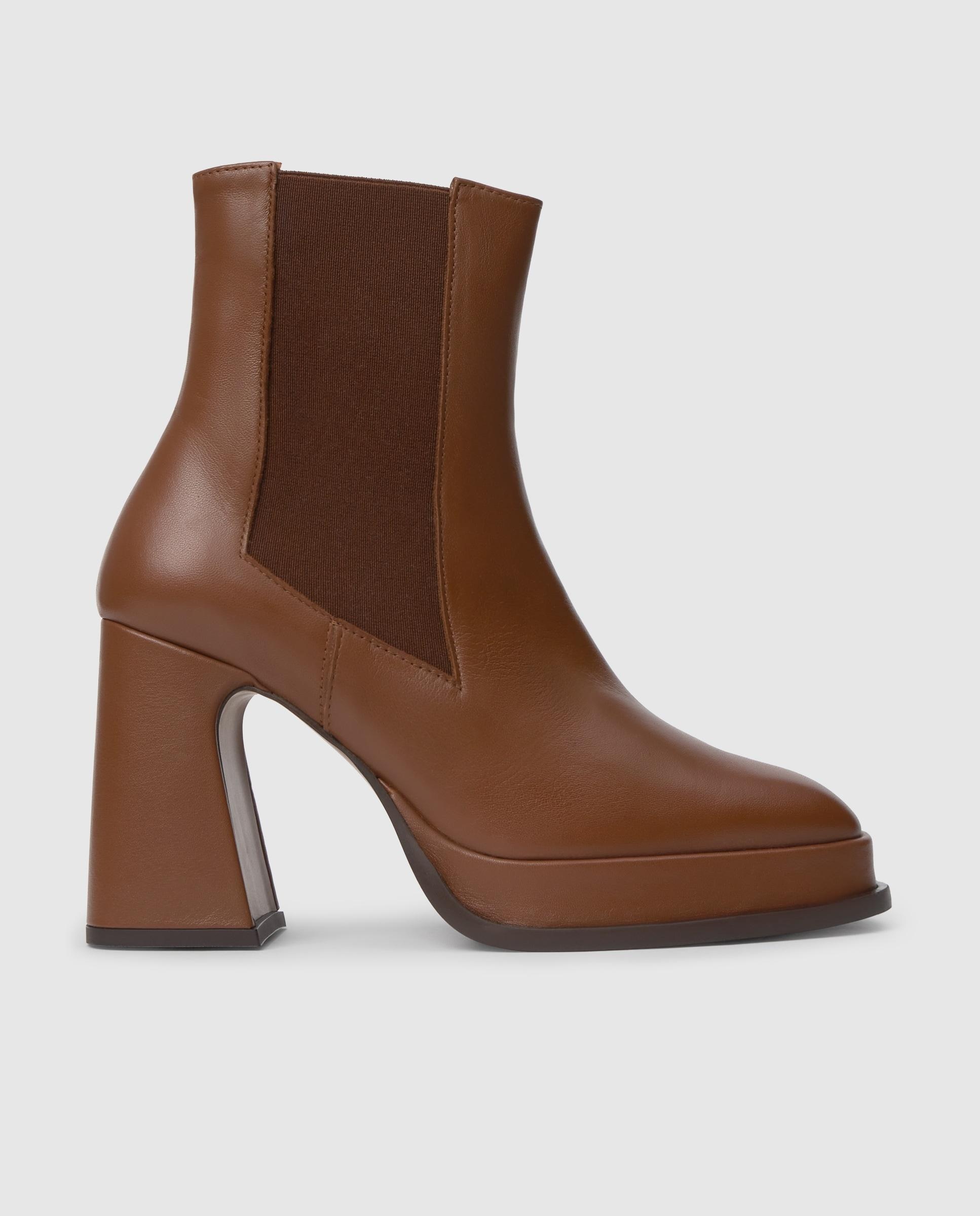 Imagem 0 de Botins em Napa com Fecho Elástico