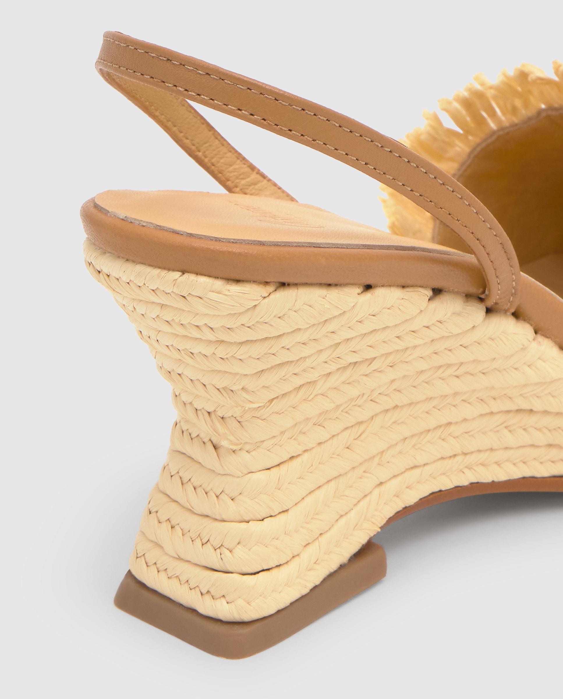 Mules de Salto com o Calcanhar Aberto Johana em Ráfia Natural Bordada Multicolor-7