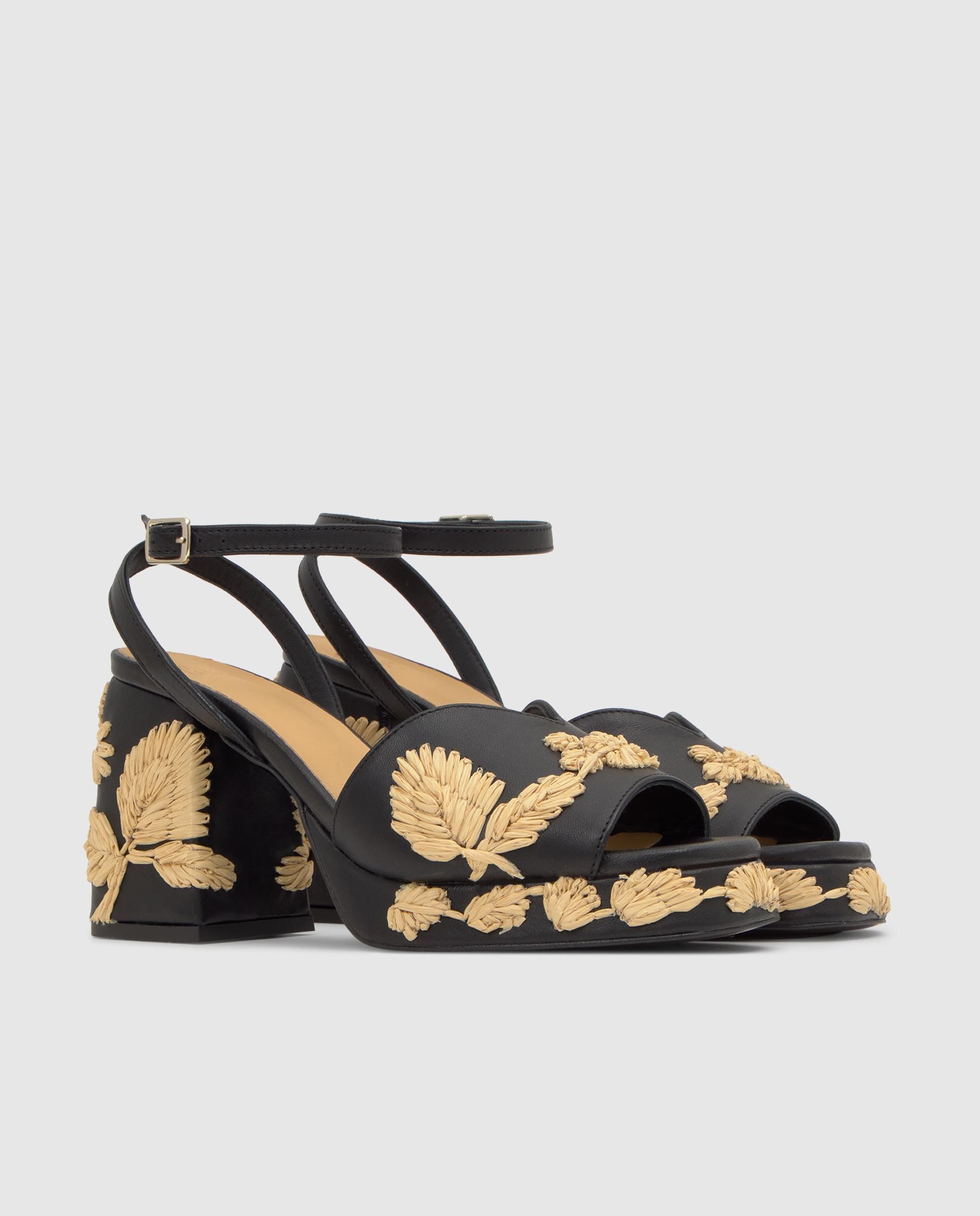 Sandálias de Tiras Vasilia com Motivos Florais Bordados e Fecho de Fivela Preto / Natural-2