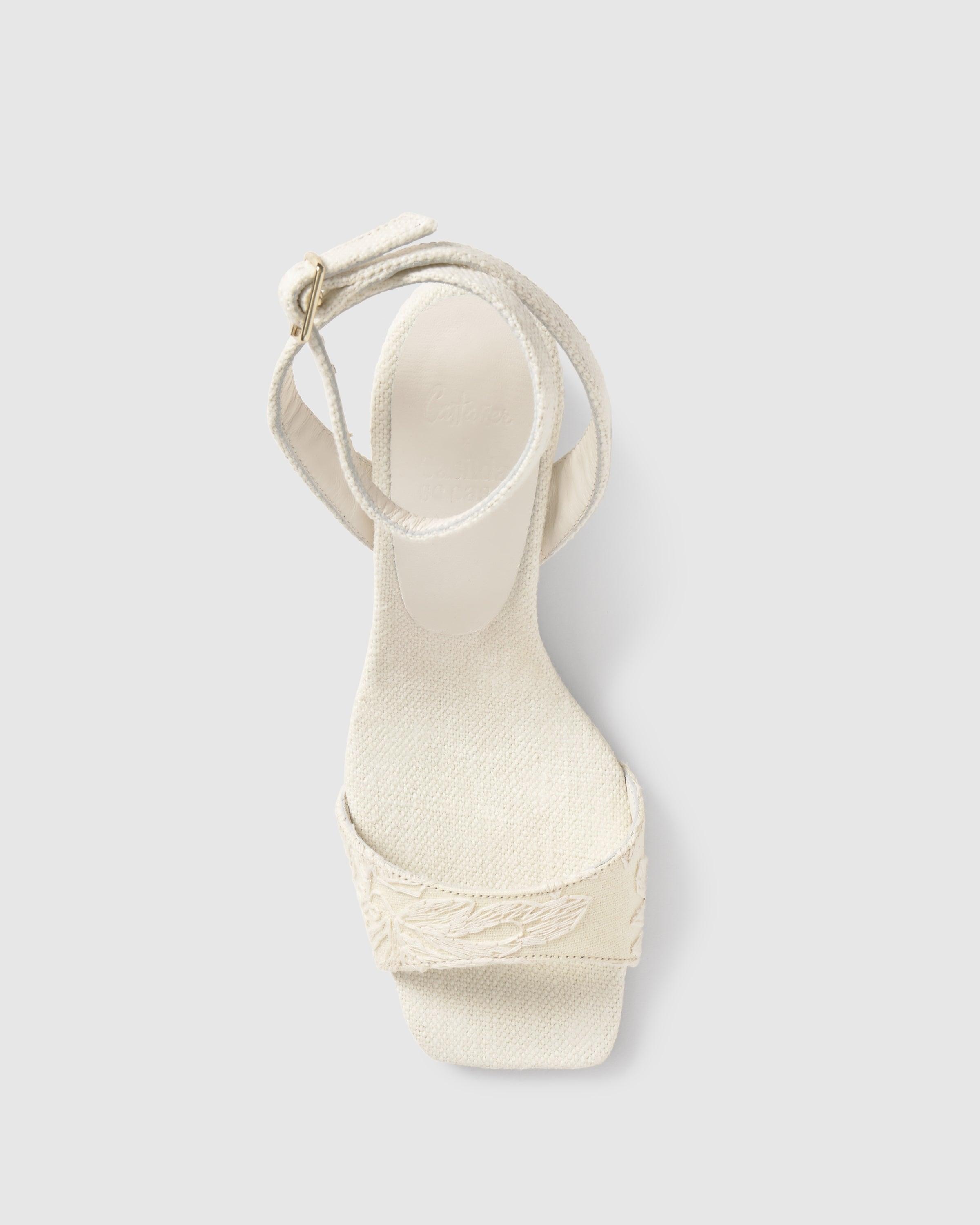 Sandálias de Cunha Brunella em Tecido Jacquard com Fecho de Fivela Cru-4