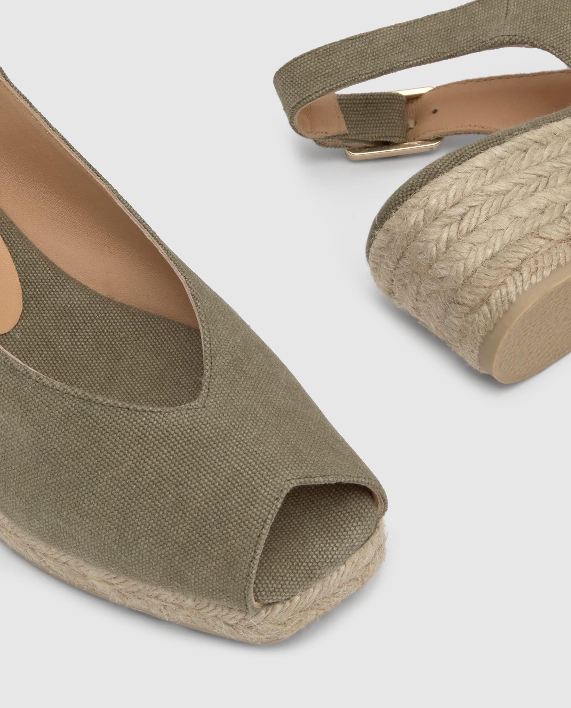 Alpercatas de Cunha com o Calcanhar Aberto Diana Estilo Peep-toe em Algodão Orgânico Lavado Caqui-5