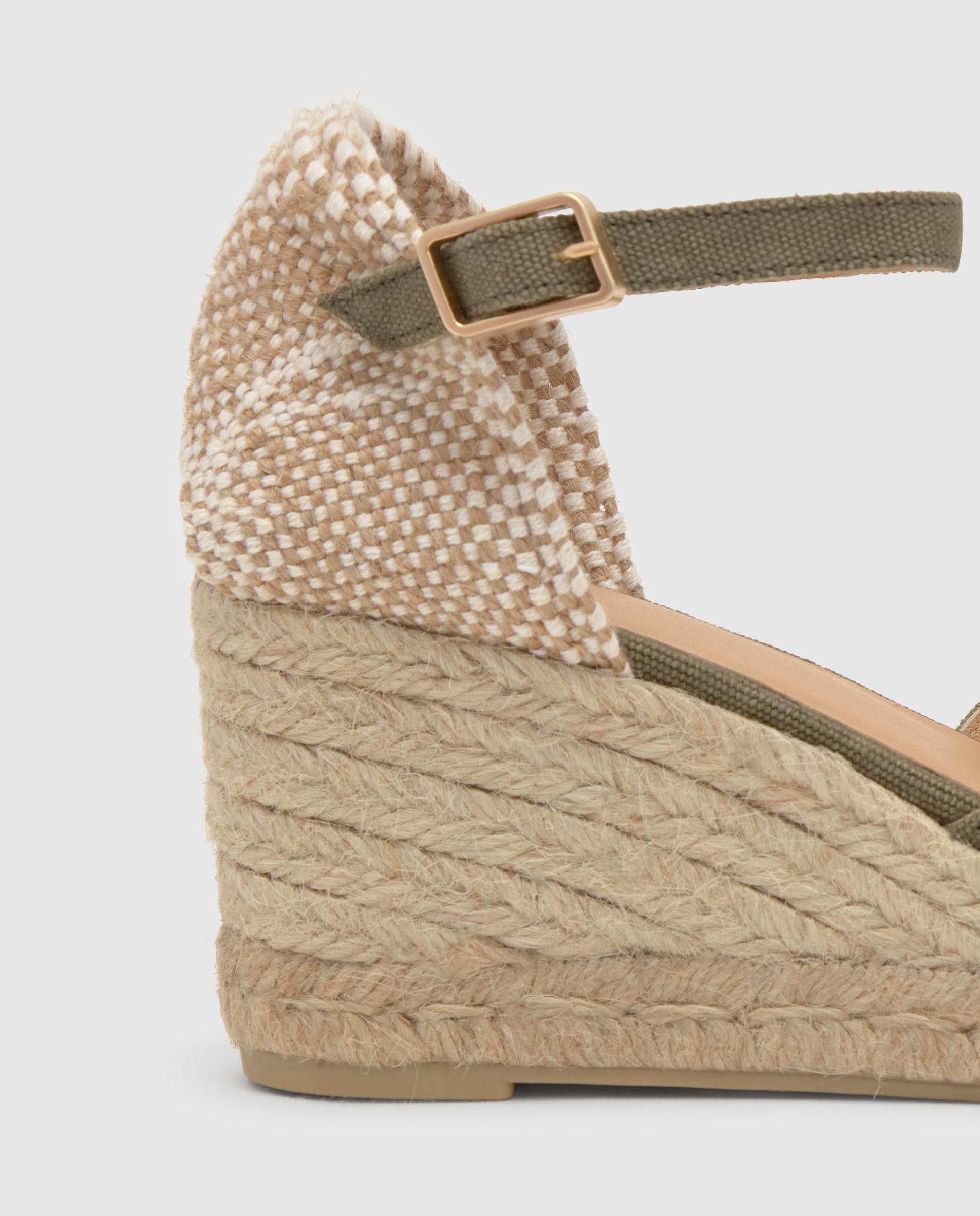 Sandálias de Cunha Bianca Estilo Peep-toe em Algodão Orgânico Lavado Caqui-4