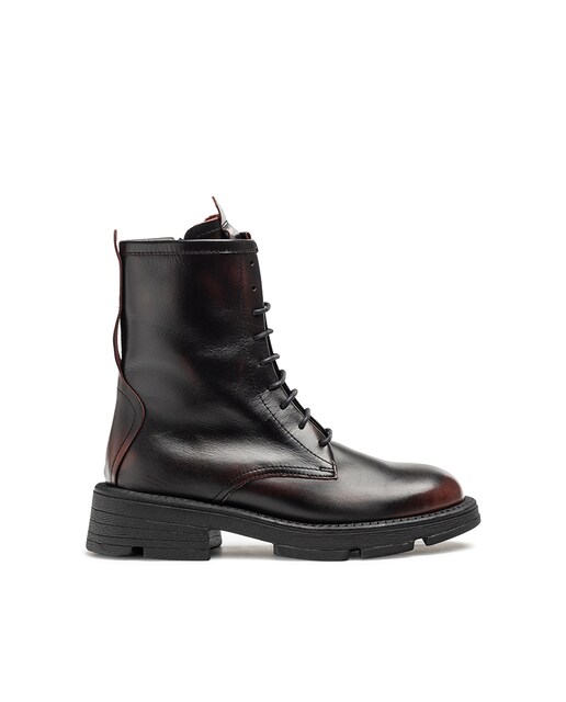 Imagem 0 de Botins Rasos de Pele