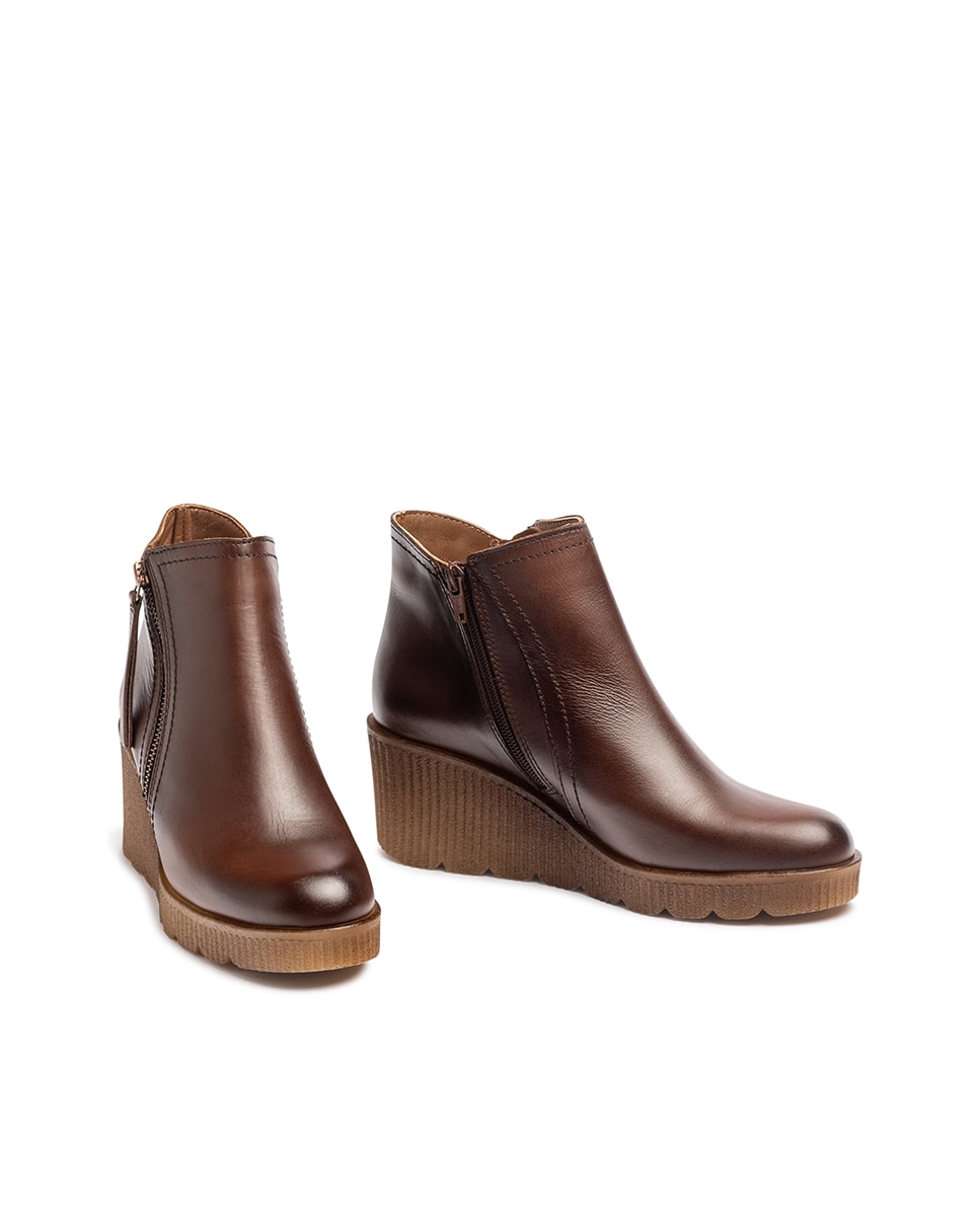 Botins de Cunha em Pele Castanho-5