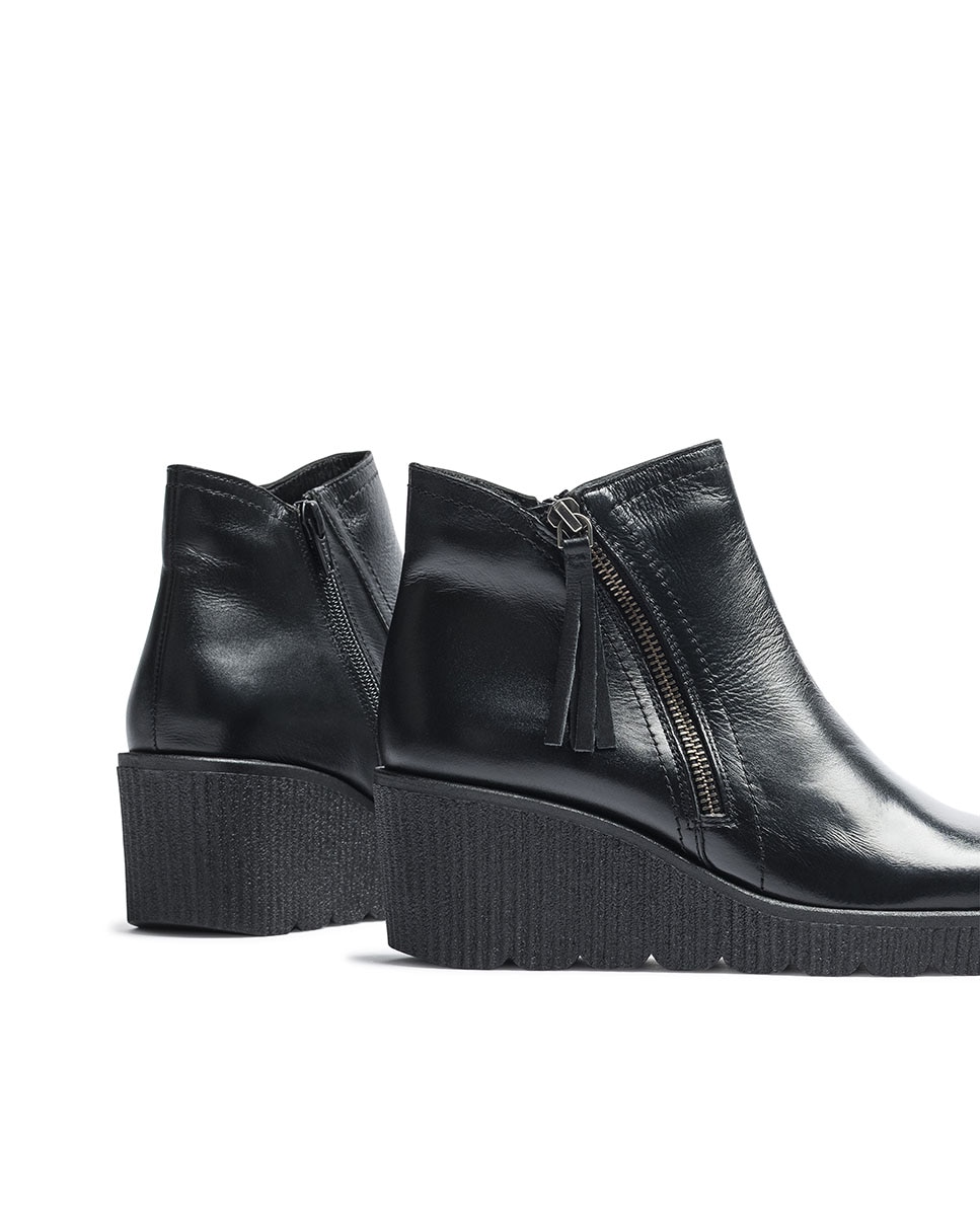 Botins de Cunha em Pele Preto-2