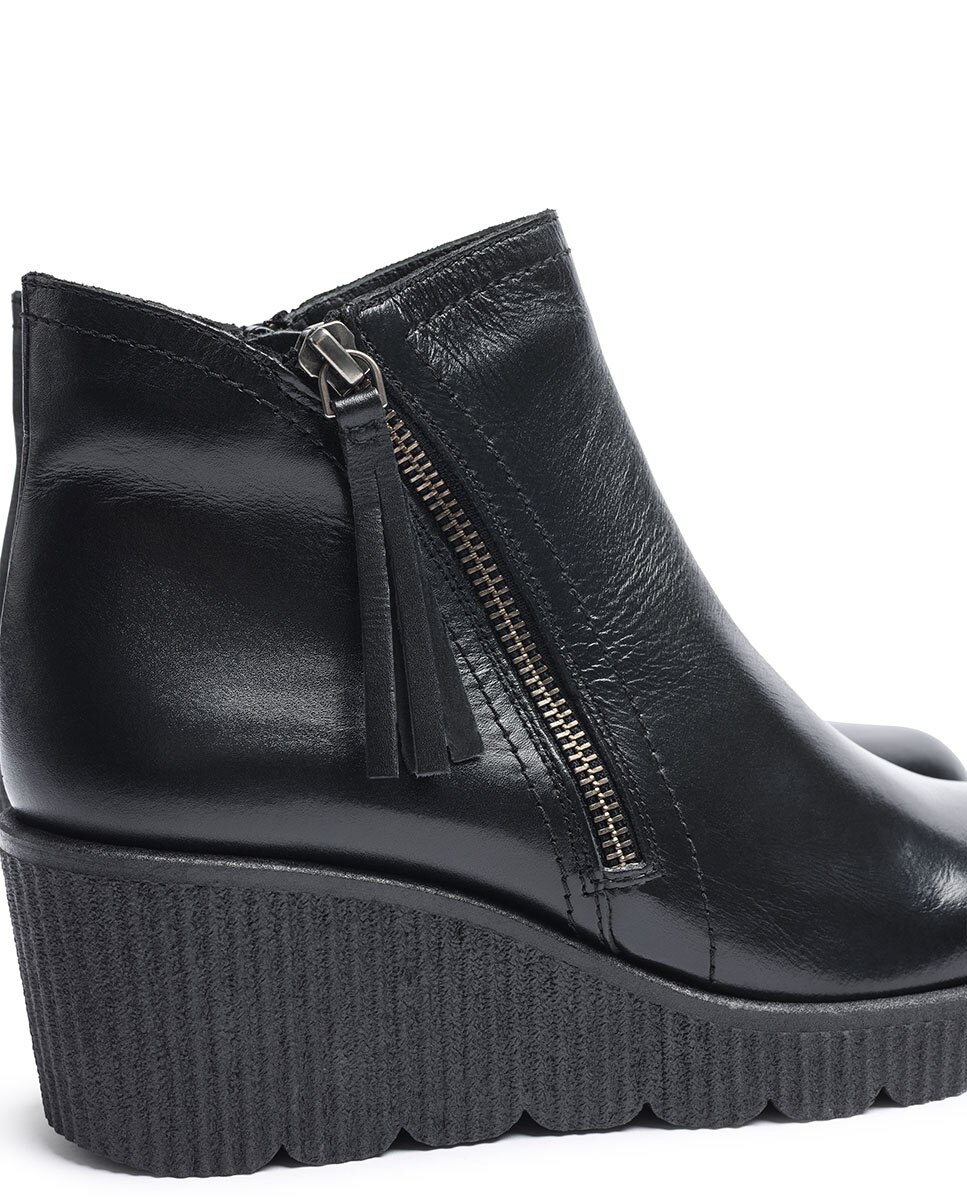 Botins de Cunha em Pele Preto-4
