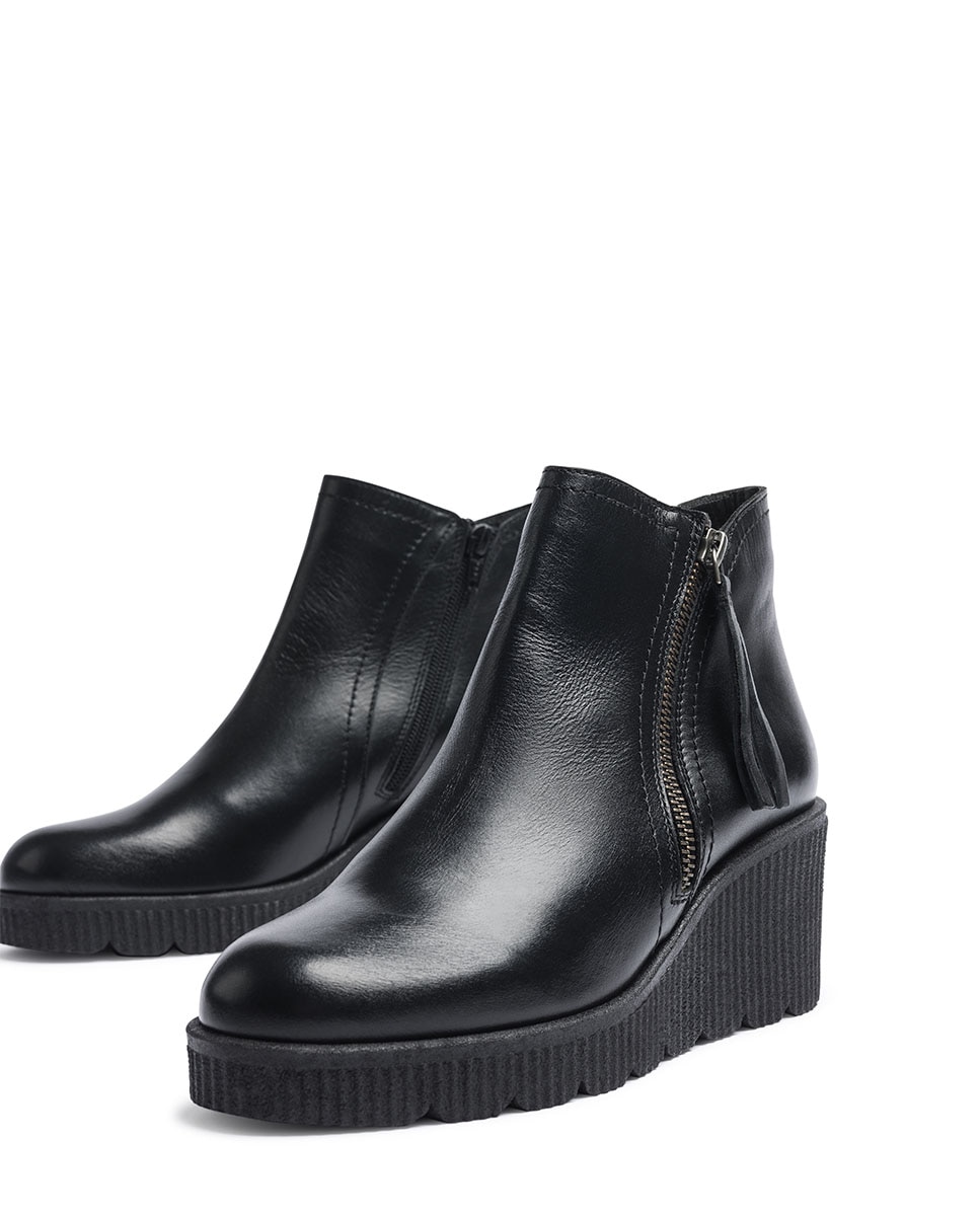 Botins de Cunha em Pele Preto-5