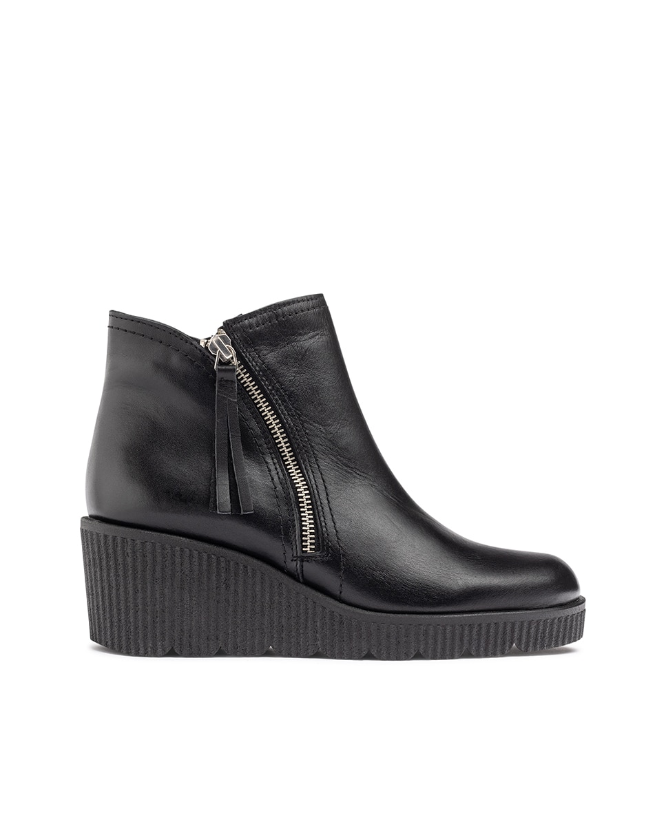 Imagem 0 de Botins de Cunha em Pele