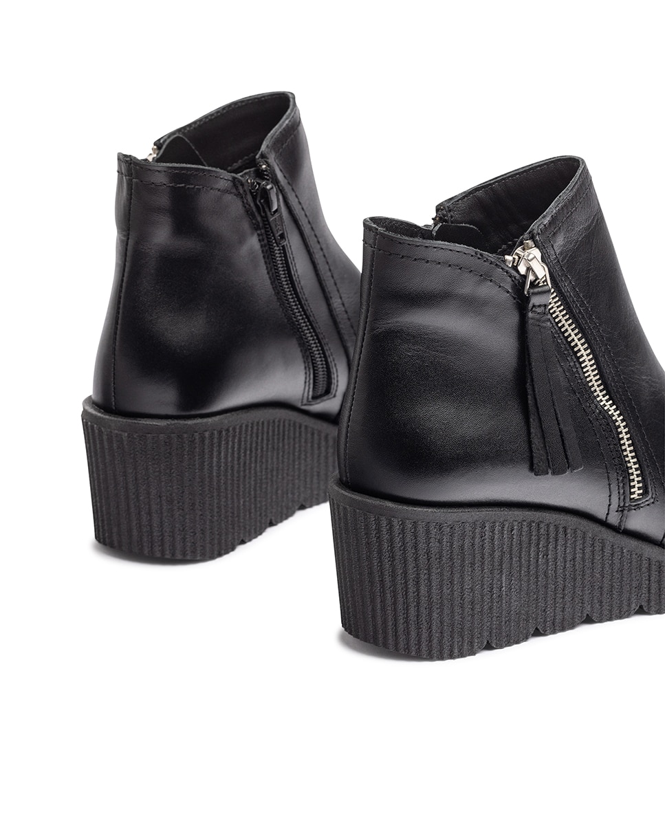 Botins de Cunha em Pele Preto-2