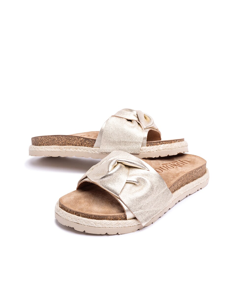 Sandálias Rasas de Pele Dourado-6