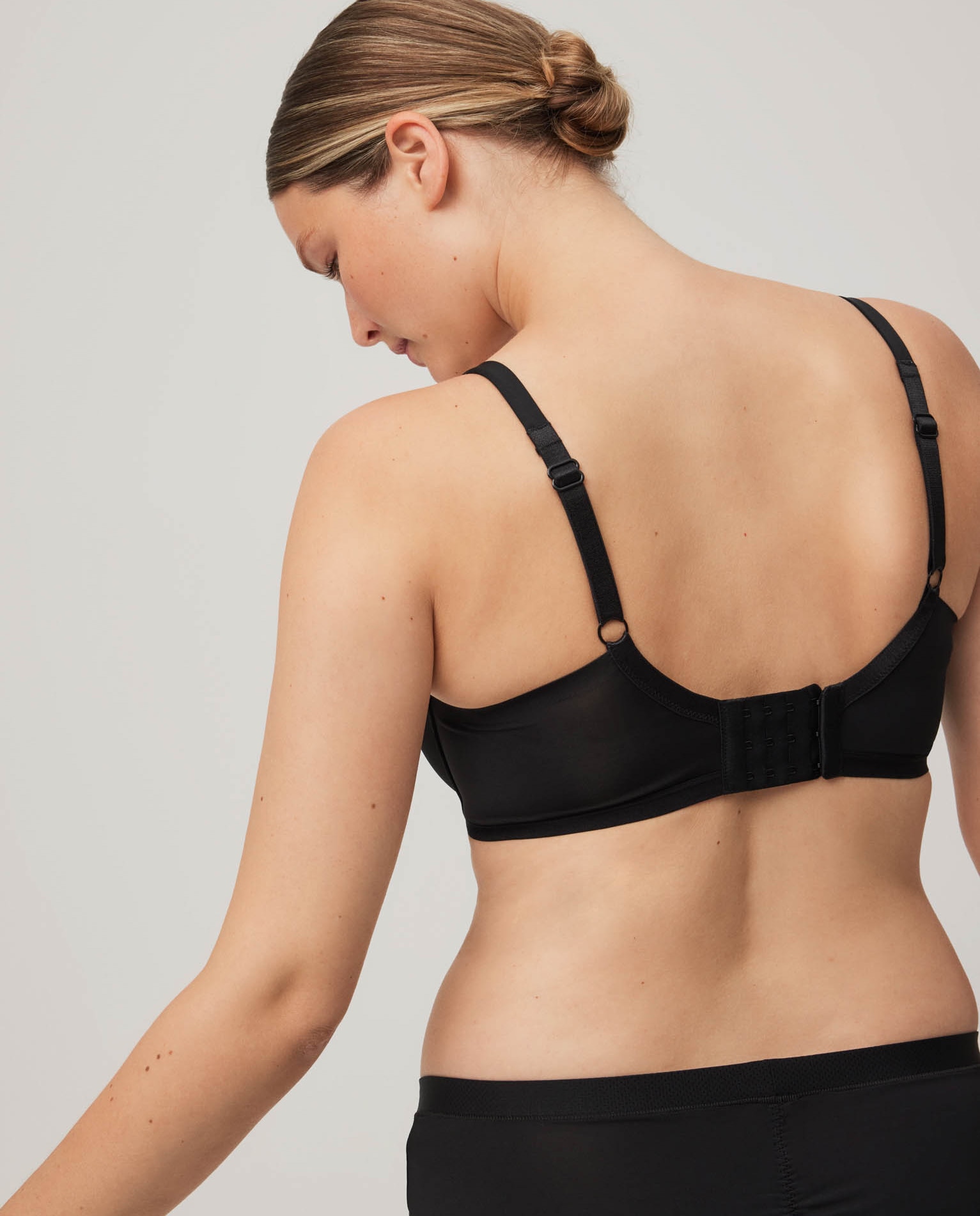 Soutien de Capacidade com Aro e Forro Preto-2