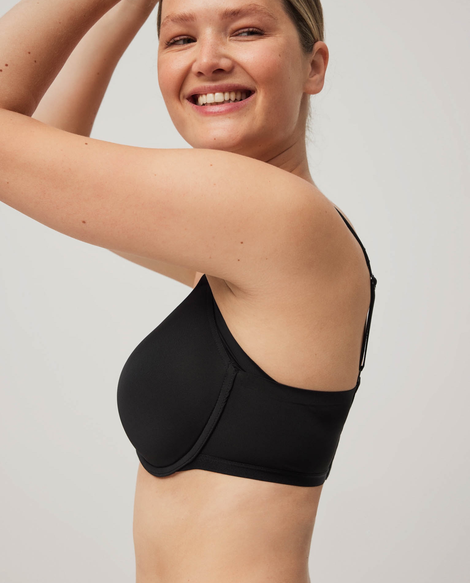 Soutien de Capacidade com Aro e Forro Preto-3