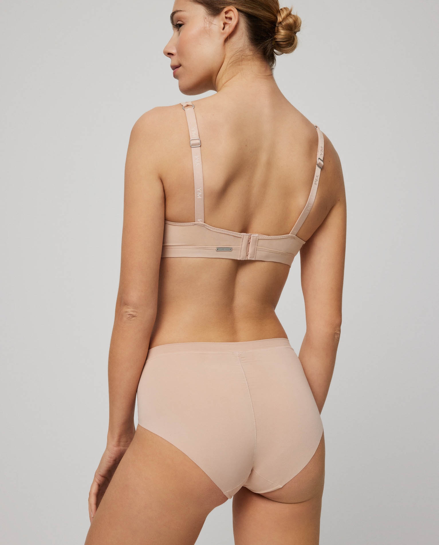 Cueca Alta Adapt com Acabamentos Invisíveis Nude-2