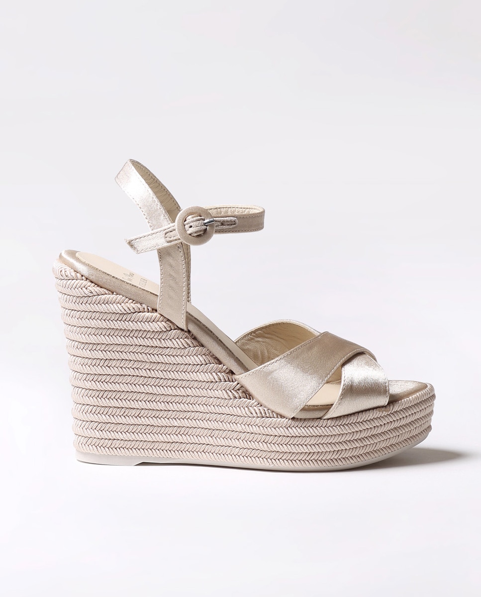 Alpercatas de Cunha em Tecido Brilhante com Fivela Rosa-1