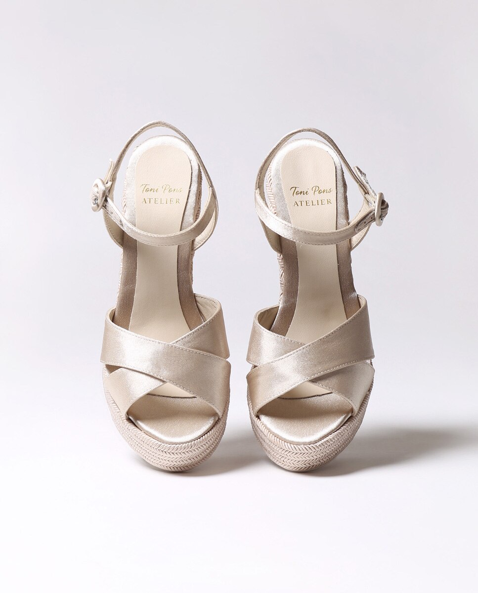 Alpercatas de Cunha em Tecido Brilhante com Fivela Rosa-3