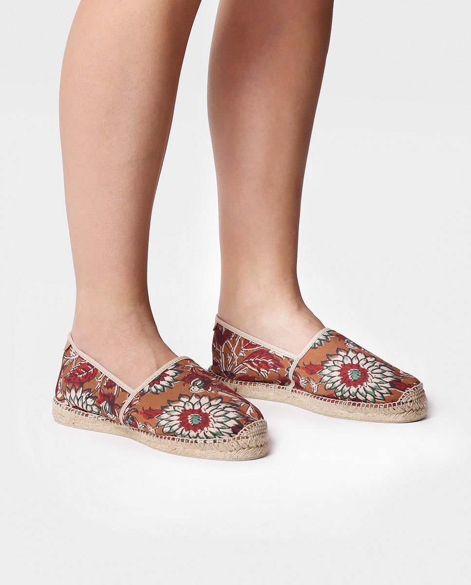 Alpercatas Rasas Unissexo de Tecido Estampado Castanho-4