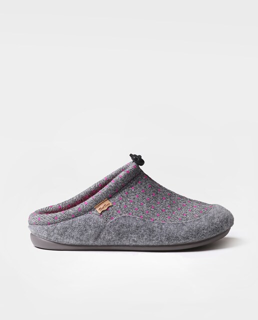 Imagem 0 de Pantufas Fechadas de Feltro em Liso