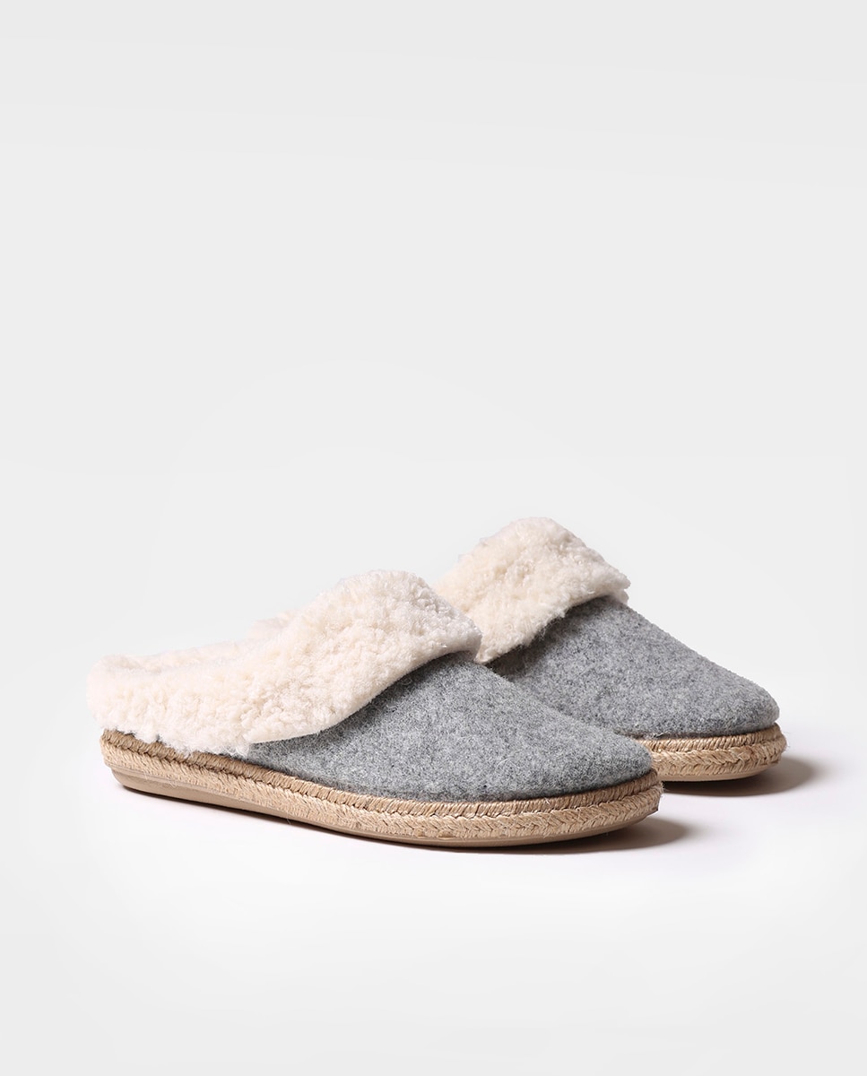 Pantufas Fechadas de Feltro em Liso Cinzento-2