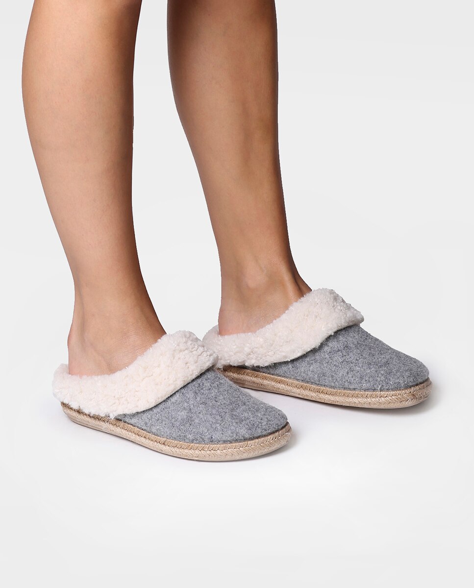 Pantufas Fechadas de Feltro em Liso Cinzento-4