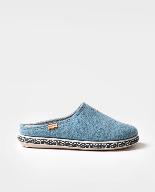 Imagem 0 de Pantufas Fechadas de Feltro em Liso