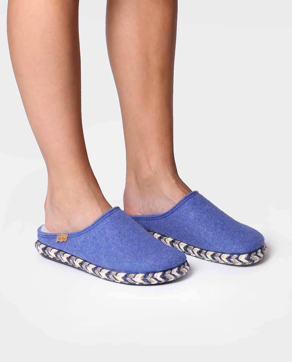 Pantufas Fechadas de Feltro em Liso Azul-4