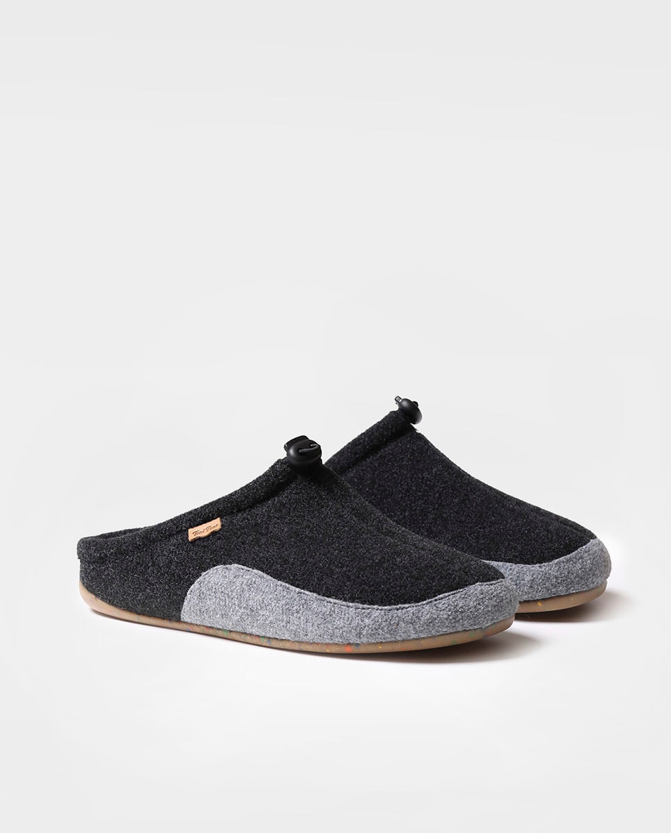 Pantufas de Feltro Reciclado em Liso Preto-2