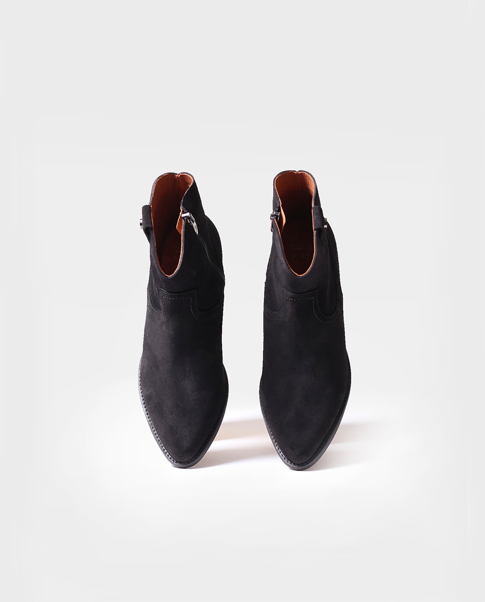 Botins de Camurça com Fecho Zip Preto-3