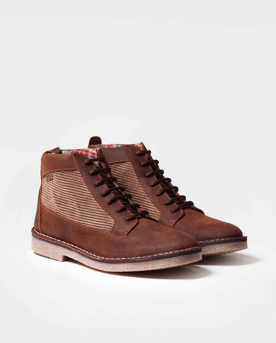 Botins de Camurça Encerada com Atacadores Castanho-2