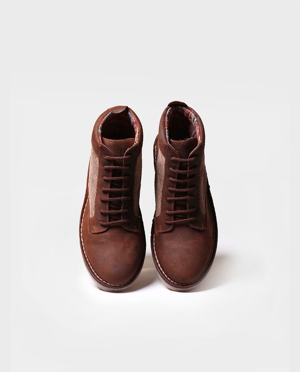 Botins de Camurça Encerada com Atacadores Castanho-3