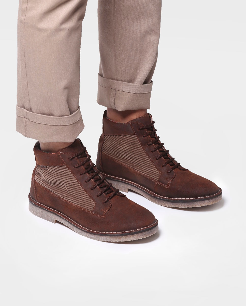 Botins de Camurça Encerada com Atacadores Castanho-4