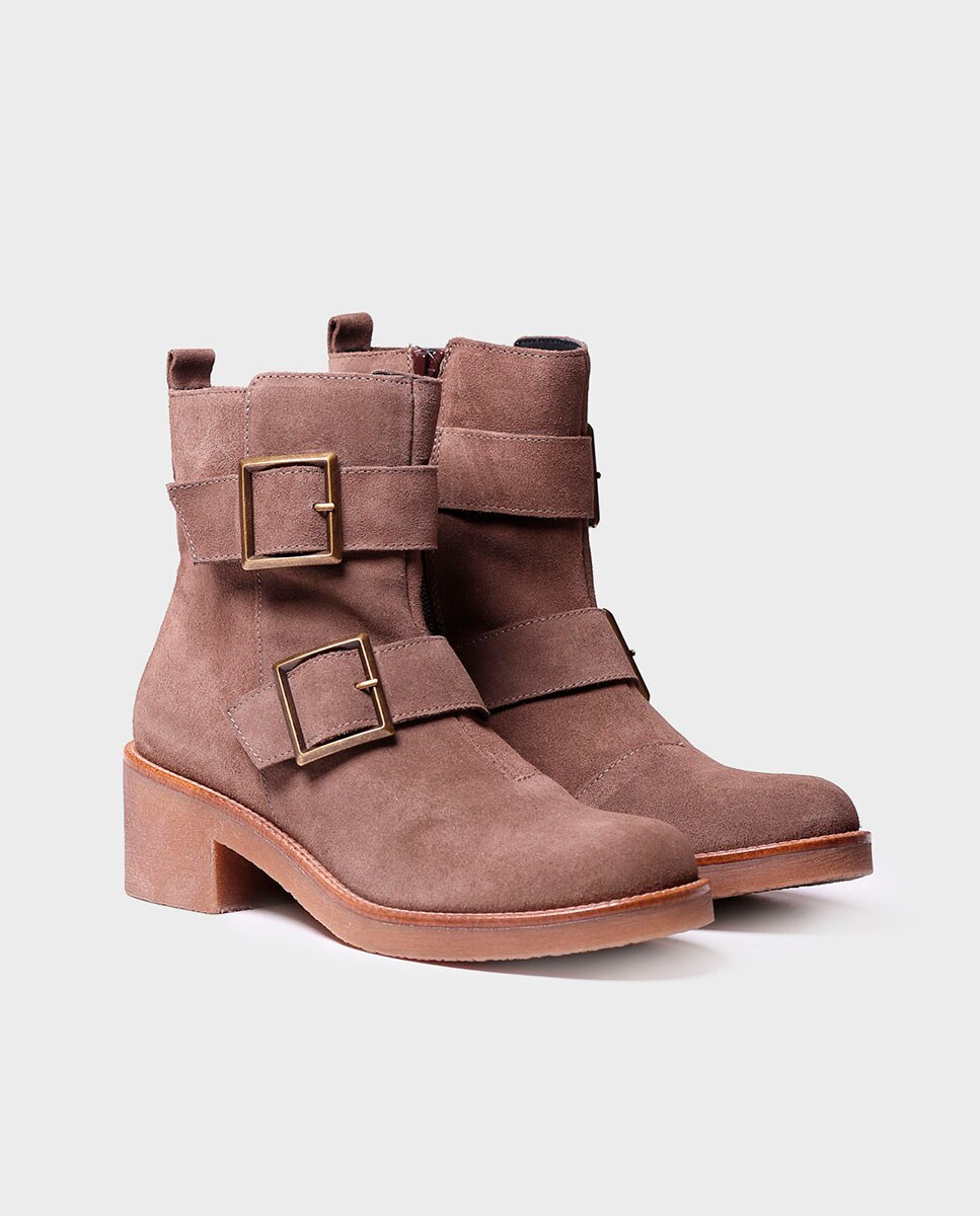 Botins de Camurça com Fecho Zip Castanho-2