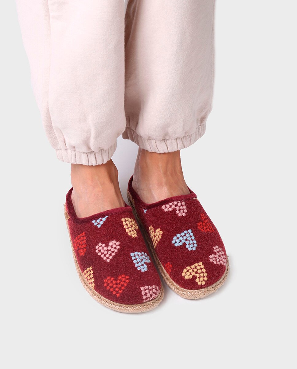 Pantufas Fechadas de Feltro com Bordados Bordeaux-4