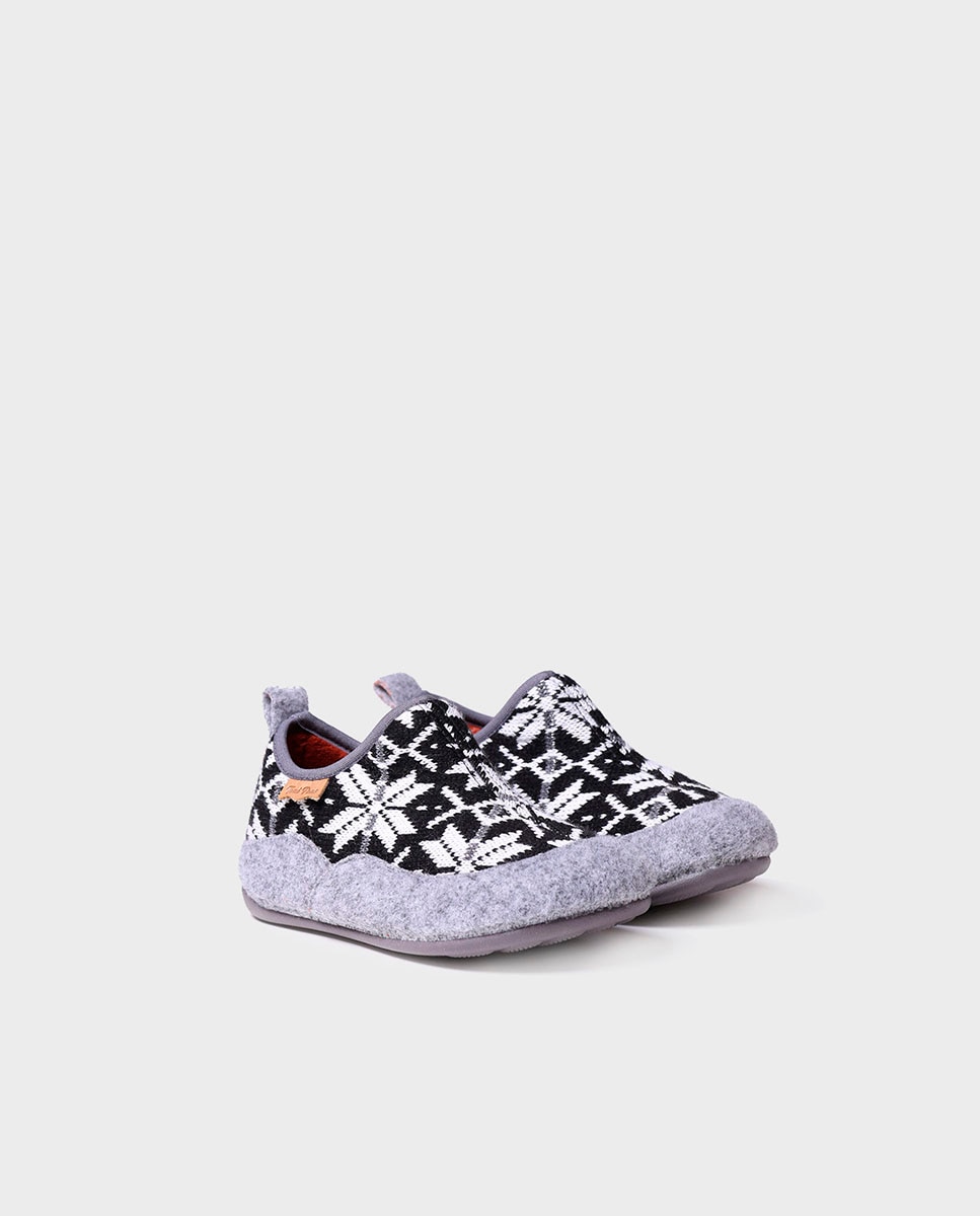 Pantufas Fechadas Infantil em Tecido Estampado Toni Pons Preto-2