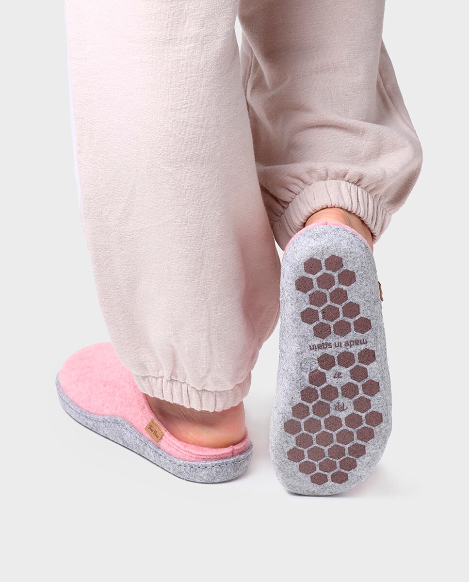 Pantufas Fechadas de Feltro Reciclado em Liso Rosa-4