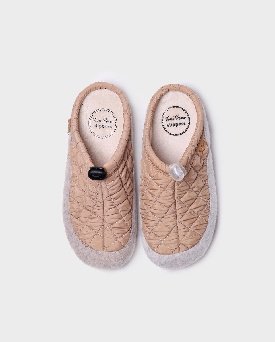 Pantufas Fechadas de Tecido Acolchoado Bege-3